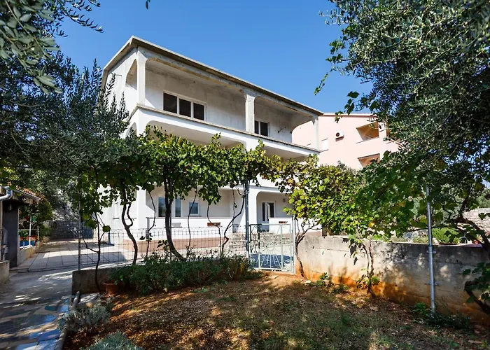 Apartments With A Parking Space Kornic, Krk - 5306