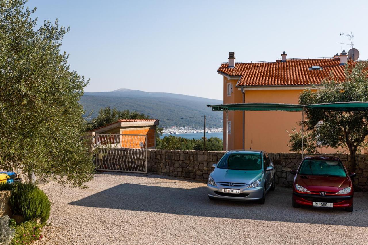 Apartment With A Parking Space Kornic, Krk - 5306 *